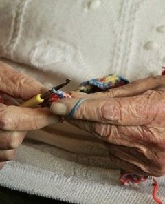 hands-2066551_640