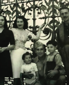 Alberto Terracina
con la famiglia e un soldato della Brigata Ebraica all’Altare della Patria