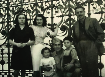 Alberto Terracina
con la famiglia e un soldato della Brigata Ebraica all’Altare della Patria